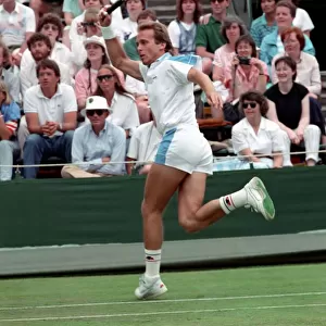 Wimbledon Tennis. John Lloyd. June 1988 88-3422-040