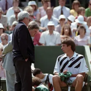 Wimbledon Tennis. Michael Stich v. Stefan Edberg. July 1991 91-4275-010