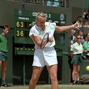 Wimbledon Tennis. Monica seles. Action. June 1989 89-3908-042