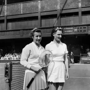 Wimbledon - Wightman Cup Misses Maureen Connolly and J. j. Walker Smith Wimbledon - Wightman Cup Misses Maureen Connolly and J. j. Walker Smith
