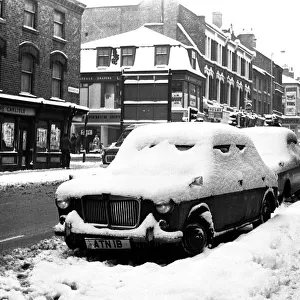 Winter weather 1972. Heavy snow on Westgate Road, Newcastle. 01 / 02 / 72