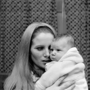 A woman with her baby girl. November 1969 Z10895