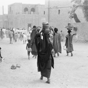 Women Carrying Pots to Market in Timbuktu Print 1976 Women Carrying Pots to Market in Timbuktu Print 1976