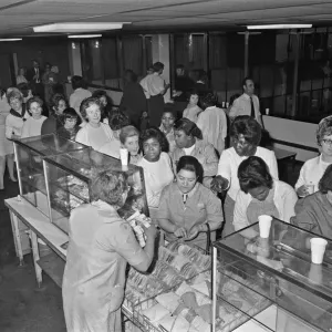 Women night workers at Texas Instruments Ltd in Bedford queue for a sandwich Women night workers at Texas Instruments Ltd in Bedford queue for a sandwich
