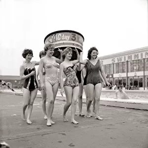 Women taking part in a Sunday pictorial sponsored Tub Race at Butlins Holiday Camp at
