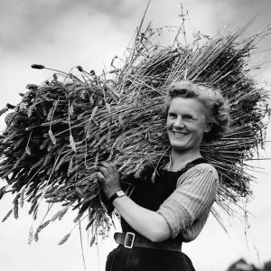 Women during WW2 - Kathleen Joyce has 28 days Agricultural Leave Women during WW2 - Kathleen Joyce has 28 days Agricultural Leave