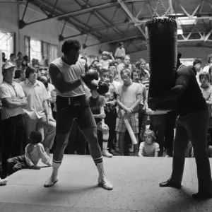 World boxing champion George Foreman trains at the Farigrounds in Pleasanton World boxing champion George Foreman trains at the Farigrounds in Pleasanton