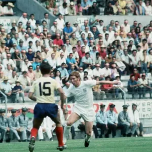 Coupe du monde 1970 match de groupe C Angleterre - Roumanie Alan Ball d'Angleterre en. Coupe du monde 1970 match de groupe C Angleterre - Roumanie Alan Ball d'Angleterre en.