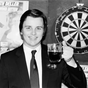 Keith Deller Signs New Contract Print (23rd March 1983) Keith Deller Signs New Contract Print (23rd March 1983)