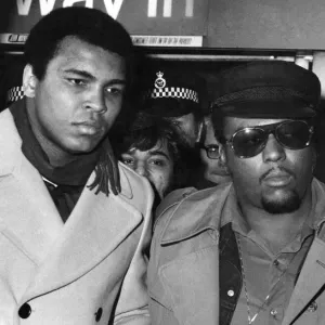 World heavyweight boxing champion Muhammad Ali arrived in London on a two-day visit