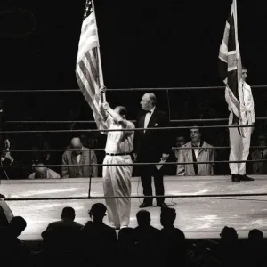 World heavyweight title fight between American champion Cassius Clay