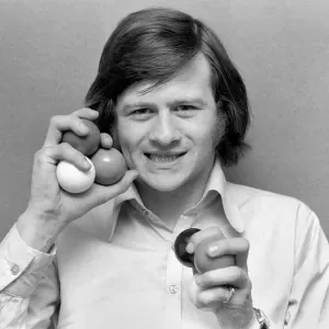 World snooker champion Alex Hurricane'Higgins pictured in his manager World snooker champion Alex Hurricane'Higgins pictured in his manager