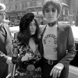 Yoko Ono Launches Grapefruit Book Print 1971