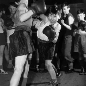 La Boxeo de la Juventud. Harry Lemon, 11 (I) y Peter Divine están entre las escuelas infantiles. La Boxeo de la Juventud. Harry Lemon, 11 (I) y Peter Divine están entre las escuelas infantiles.