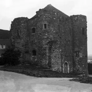 Ypres Tower, Rye, East Sussex. View from the road. 1924 Ypres Tower, Rye, East Sussex. View from the road. 1924
