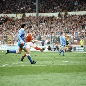Zenith Data Systems Cup Final at Wembley Stadium. Nottingham Forest 3-2 Southampton