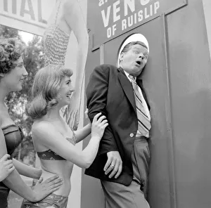 03 / 08 / 1955 Boshen Beach Venus Competition at Ruislip Lido Comedian Benny
