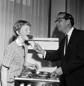 01153 Prints: 12-year-old Helen Dalzell from Halifax wrote to a TV programme with an idea for making