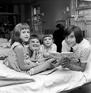 Wards Prints: 15 year-old schoolgirl Elaine Smith from Edwin Swain School in Chesterfield