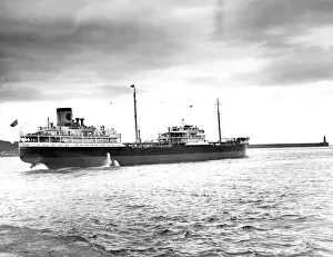 00094 Prints: The 18, 000 ton tanker Haustrum leaving the River Tyne after completion at Hawthorne