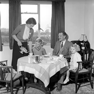 1950s Housewife: Housework: The role of the housewife in 1954 was to prepare