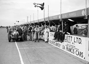 00197 Prints: 1951 Silverstone for RAZ Grand prix pits stop Nino Farina A©Mirrorpix