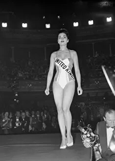 00770 Collection: 1958 Miss World Beauty Contestant, Lyceum Ballroom, London, 13th October 1958