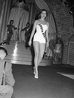 00770 Collection: 1958 Miss World Beauty Contestant, Lyceum Ballroom, London, 13th October 1958