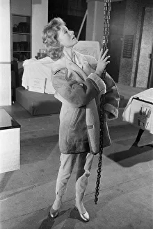 01223 Prints: 1960 Film Peeping Tom, behind the scenes filming at Pinewood Studios, Buckinghamshire