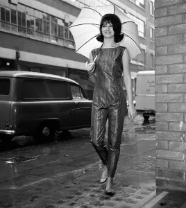 1960s Fashion Clothing April 1962 Eastcastle St London W1 Model Gay Bava (21