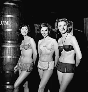 1960s Fashion Clothing September 1962 Tweka Fashion - Models wearing Bikini