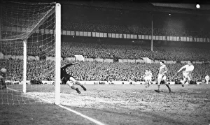 1961 / 62 Season Euroapan Fairs Cup Tottenham Hotspur v Benfica