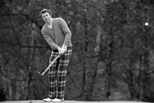 00677 Prints: 1974 Piccadilly World Match Play Championship at Wentworth, Friday 11th October 1974