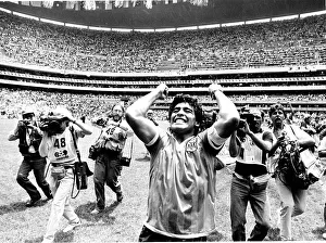 00239 Prints: 1986 World Cup Quarter Final in Mexico City June 1986 England 1 v Argentina 2