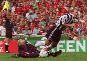 1996 CHARITY SHEILD MAN U V NEWCASTLE PICTURE BY STUART ROBINSON