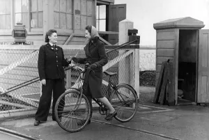 01467 Prints: 23-year-old Maud Steel is the youngest of many women working in signal boxes