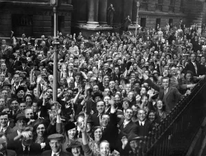 00108 Prints: 3rd September 1939, Large crowds gathered in Downing Street as the zero hour 11am