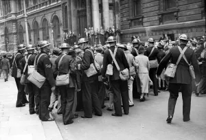00109 Prints: 3rd September 1939, Large crowds gathered in Downing Street as the zero hour 11am