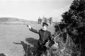 00683 Prints: 43-year-old Colour Sergeant Joseph Cuddihy of the Irish Guards picks 1