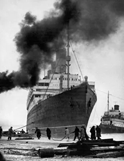 The 45, 000 ton liner Aquitania leaves Southampton dock on her final voyage
