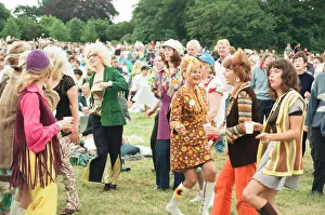 00776 Prints: A 60s and 70s concert featuring look-a-like bands Beatlemania