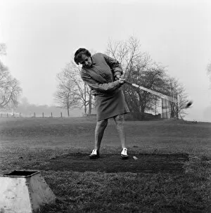 Images Dated 12th January 1971: 72 year old female gold champion Violet Russ, at Whitewebbs Golf Course, Enfield