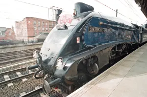 01522 Prints: The A4 locomotive Sir Nigel Gresley sets off from Newcastle Central Station bound for