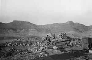 Italian Prints: Abyssinian War Circa October 1935 Italian forces seen with 120mm gun near to