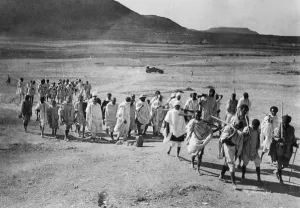 Abyssinian War October 1935 Members of the Abyssinian peasant army retreat to