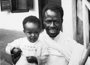 01023 Prints: Abyssinian War September 1935 Abyssinian father with his son before he boards a