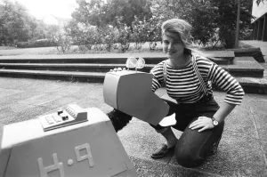 Braces Prints: Ace played by Sophie Aldred seen here with the doctors robot dog K9. 12th September 1987