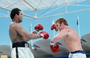 Action during the heavyweight world title fight between American Muhammad Ali