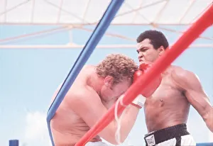 Action during the heavyweight world title fight between American Muhammad Ali