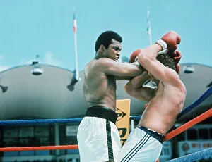 Anger Prints: Action during the heavyweight world title fight between American Muhammad Ali